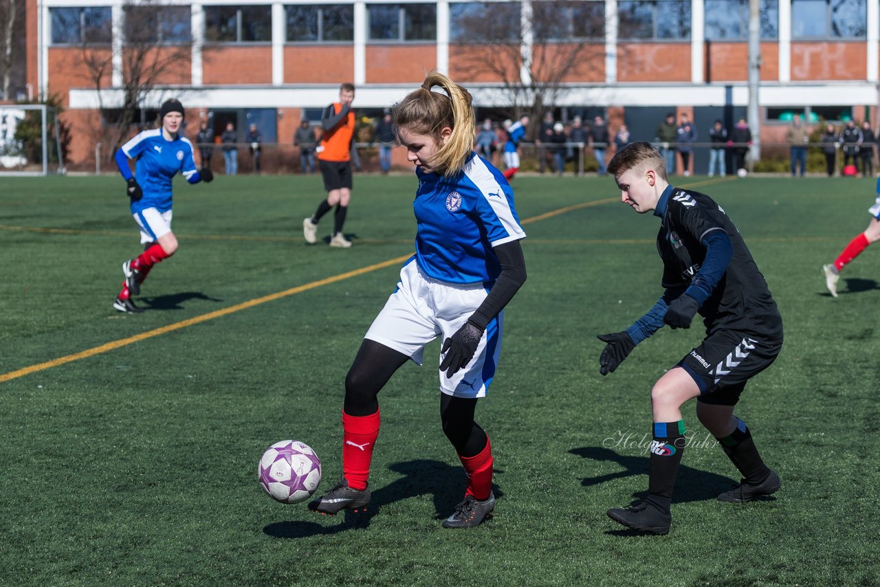 Bild 377 - B-Juniorinnen Halbfinale SVHU - Holstein Kiel : Ergebnis: 3:0